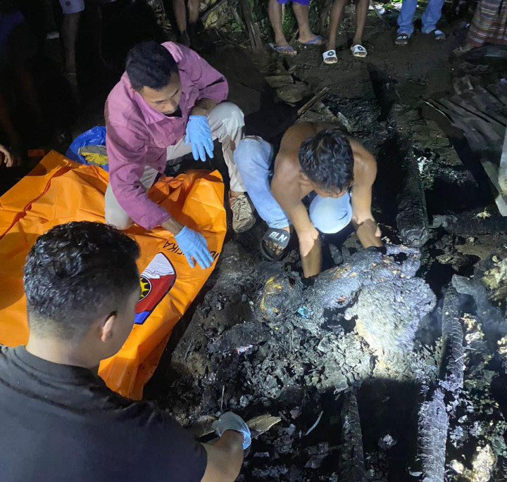Sebuah tragedi menyayat hati terjadi di Desa Compang Ndejing, Borong, Manggarai Timur, Nusa Tenggara Timur (NTT) pada Sabtu (09/12/2023), ketika seorang balita berusia 2 tahun meninggal dunia dalam kebakaran rumah.