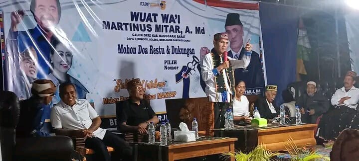Martinus Mitar, A.Md, Calon Anggota DPRD Kabupaten Manggarai Barat, Nomor urut 1 dari partai NasDem, di wilayah pemilihan satu (Dapil 1) Kecamatan Komodo, Sano Nggoang, Mbeliling, dan Boleng, mengekspresikan keyakinannya untuk kembali terpilih pada Pemilihan Legislatif (Pileg) 2024 dan melayani masyarakat dalam periode 2024-2029.