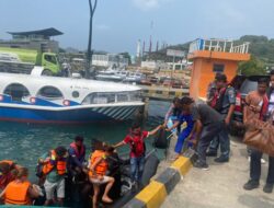 Kapal Karam Akibat Fenomena El Nino, 5 Orang Turis Asing Dievakuasi Tim SAR Gabungan