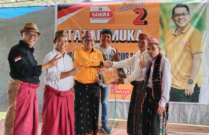 Suasana meriah menghiasi kampanye akbar calon presiden (Capres) nomor urut tiga, Ganjar Pranowo, di kota Ruteng, Kabupaten Manggarai, Nusa Tenggara Timur (NTT) pada Jumat, 26 Januari 2024.