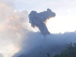 Gunung Api Lewotolok Di Lembata NTT Kembali Erupsi dan Keluarkan Lava Panas