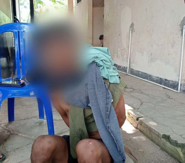 Kejadian nekat terjadi di siang Bolong ketika seorang pencuri berinisial (R) dari Wae Moto, Desa Compang Liang Ndara, mencoba merampok rumah milik Suhendra di kelurahan Wae Kelambu.