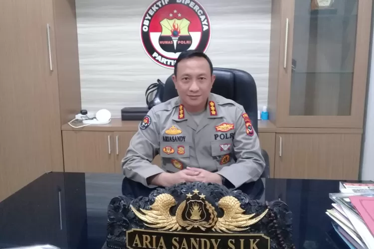 Heboh di tengah masyarakat Manggarai Barat dengan tersebarnya kabar penggerebekan terkait kasus 303 (Perjudian), yang diduga melibatkan beberapa anggota Polres Manggarai Barat.