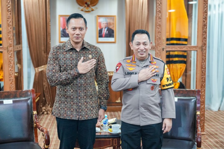 Menteri Agraria dan Tata Ruang/Kepala Badan Pertanahan Nasional (ATR/BPN), Agus Harimurti Yudhoyono (AHY) menemui Kepala Kepolisian Negara Republik Indonesia (Kapolri), Listyo Sigit Prabowo di Mabes Polri,
