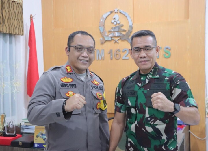 Kapolres Timor Tengah Selatan (TTS) AKBP I Gusti Putu Suka Arsa.S.I.K., M.H, dan Dandim 1621 TTS Letkol Inf Shobirin.SAg, memastikan sinergitas TNI/Polri melalui hubungan kemitraan sebagai kakak beradik tetap terjalin harmonis. Pada Jumat (08/03/2024) sekitar pukul 20:00 Wita di Aula Makodim 1621 TTS, keduanya menegaskan bahwa tidak ada persoalan signifikan di Kabupaten TTS.
