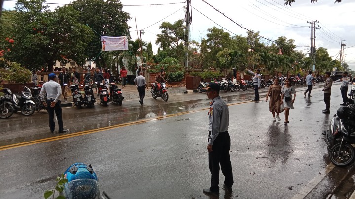 Aparat Gabungan Berhasil Atasi Kepadatan Lalu Lintas Pasca Perayaan Jumat Agung di Labuan Bajo 2 IMG 20240329 172703