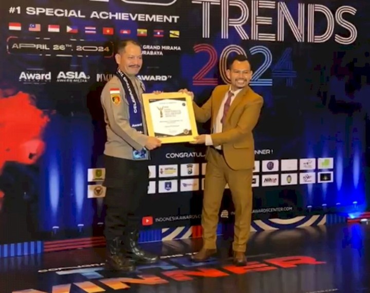 Tahun ini menjadi tahun yang luar biasa dan bersejarah untuk Kapolres Belu, AKBP Richo Nataldo Devallas Simanjuntak, S.I.K yang berhasil mendapatkan penghargaan "Inspiring Profesional And Leadership Award 2024" dari Indonesia Award Magazine".