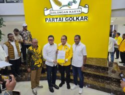 DPP Golkar Serahkan SK, Melki Lakalena dan Johni Asadoma Resmi Maju Pilgub NTT