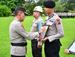 Tegakkan Etika dan Disiplin, Wakapolda NTT Pimpin Upacara Kenaikan Pangkat dan PTDH