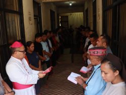 Kapolres Mabar Terima Kunjungan Uskup Labuan Bajo, Laksanakan Pembinaan Rohani Bagi Tahanan