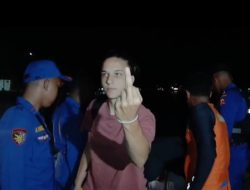 Seluruh Penumpang Kapal Wisata Kandas di Perairan Pulau Padar Berhasil Diselamatkan