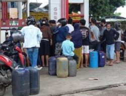 Marak Pembelian BBM Pakai Jerigen, Warga Keluhkan Kelangkaan di SPBU Labuan Bajo