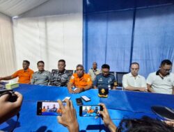 Menyisir Lautan Berarus Kencang, SAR Temukan Satu Korban KM Putri Sakinah