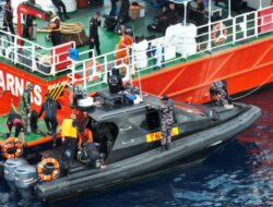 Hari Ke-5 Pencarian KM Putri Sakinah, SAR Fokus Penyelaman dan Deteksi Bawah Laut di Perairan Padar