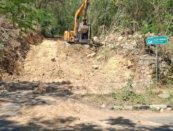 Diduga Suruhan Siheng Palang Jalur Evakuasi di Depan Hotel Bintang Flores, Ada Apa? 