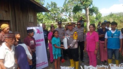 Polri Hadir di Pelosok Negeri, Polsek Sano Nggoang dan PLTMG Rangko Flores Tebar Kepedulian di Desa Wae Jare