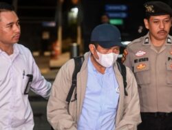 KPK Tahan Bupati Lombok Barat, Sita Aset dan Uang Senilai Rp9,06 Miliar dalam OTT