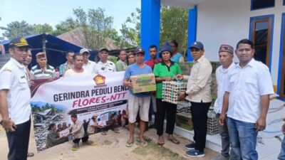Gerindra Peduli Bencana Flores, Fidelis Sukur Salurkan Sembako untuk Korban Gempa di Desa Robo