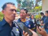 Di Tengah Duka Gempa Flores, Ketua DPRD Mabar Bersama NasDem Salurkan Sembako untuk Warga Terdampak